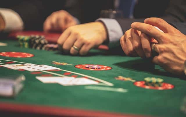 Vink farvel til kedsomheden med danske online casinoer